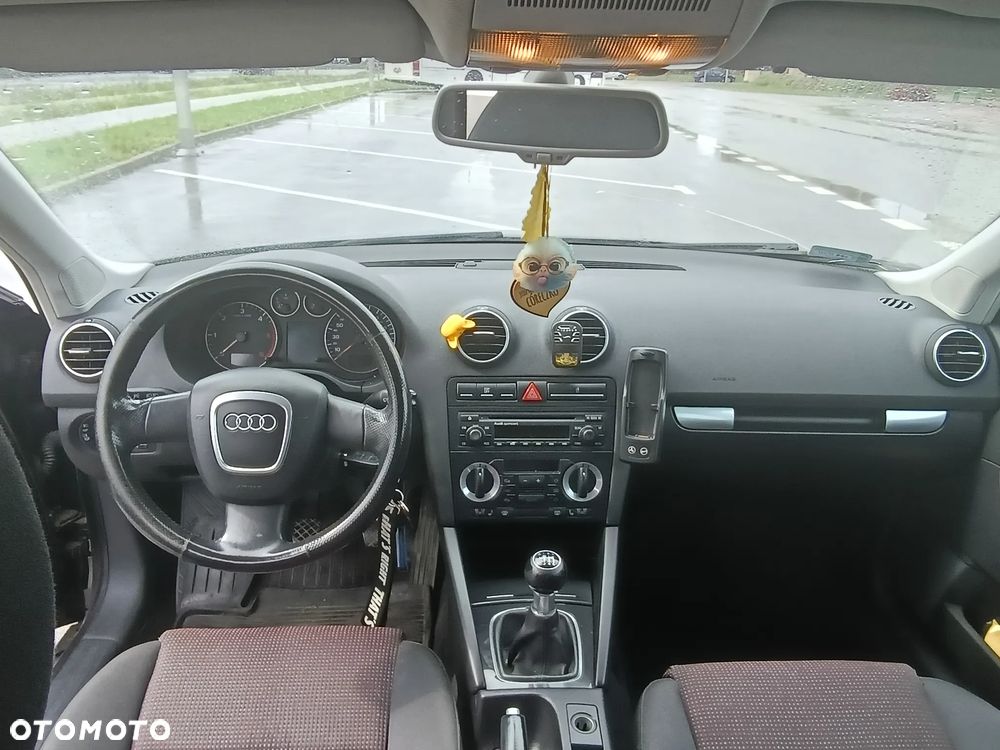 Audi A3 Sportback 2.0 TDI DPF Ambiente - 9