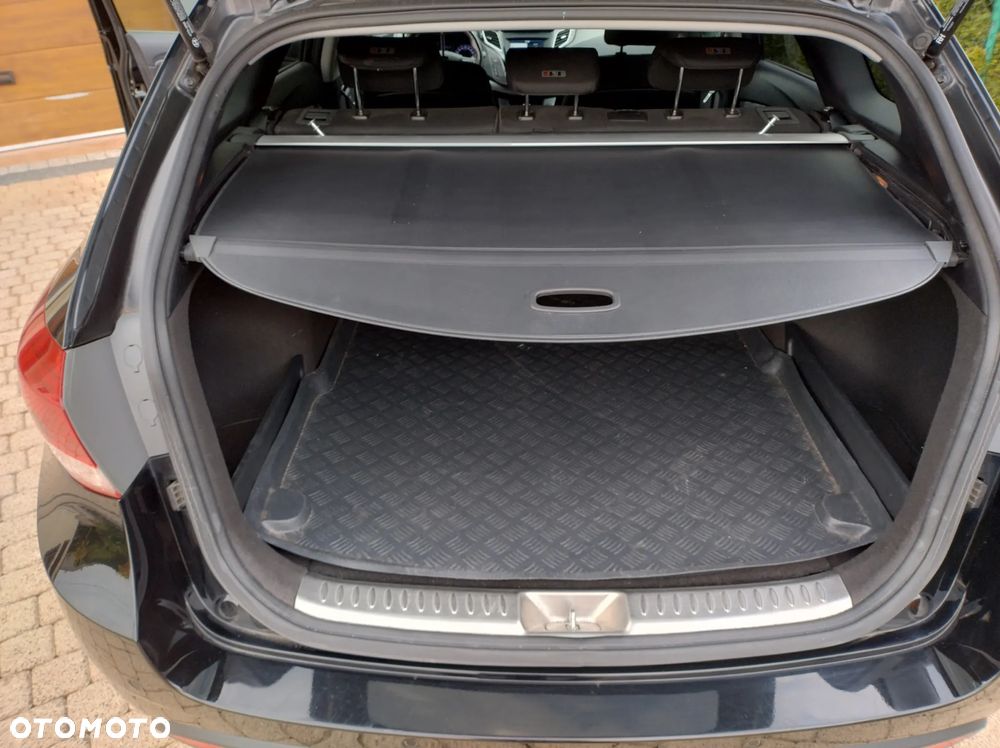 Hyundai i40 Kombi blue 1.7 CRDi Premium - 14