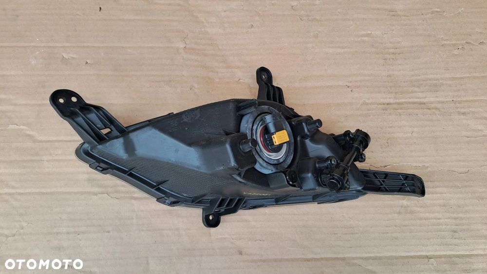 HYUNDAI I30 II 2 2012- LEWY HALOGEN PRZÓD PRZEDNI 92201-A60 Z ŻARÓWKĄ ŁADNY - 2