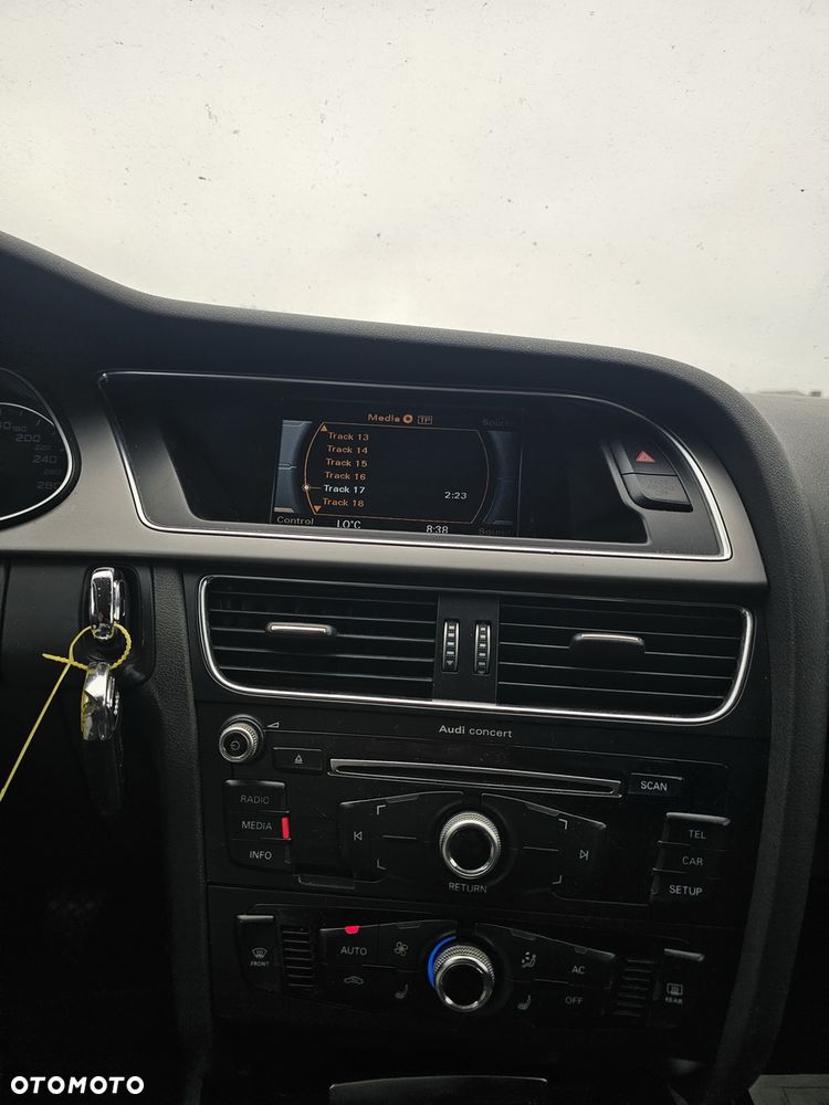 Audi A4 Avant 2.0 TDI DPF clean diesel quattro Ambiente - 15