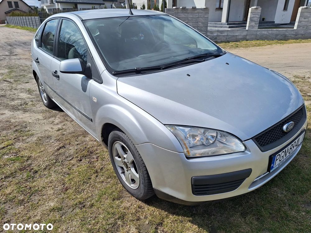 Ford Focus 1.6 16V Ambiente - 1