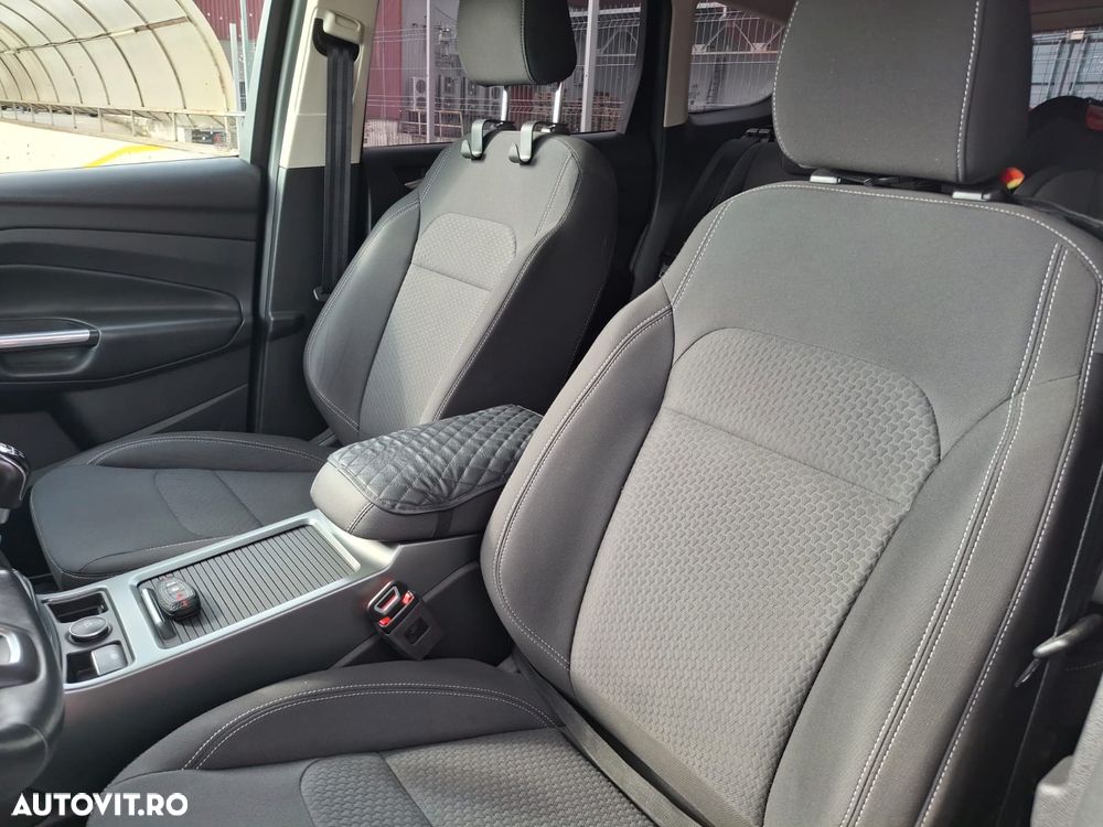 Ford Kuga - 9