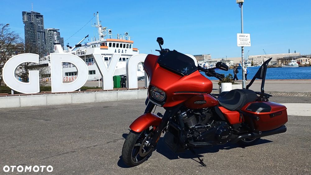 Harley-Davidson Touring Street Glide - 2