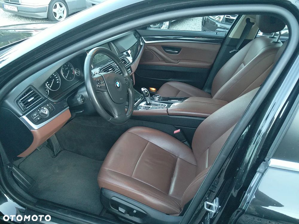 BMW Seria 5 530d xDrive - 11