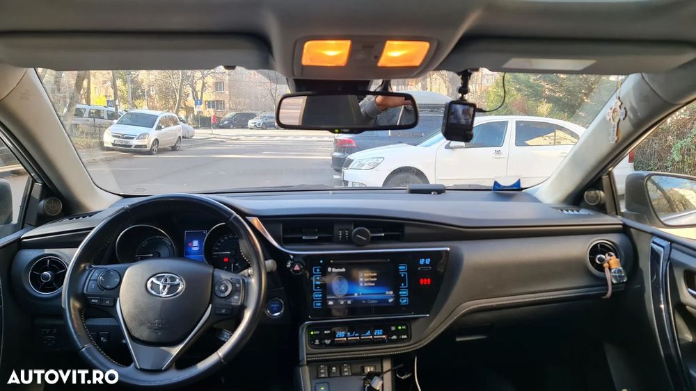 Toyota Auris ver-1-8-l-vvt--i-hsd-sol-plus - 9