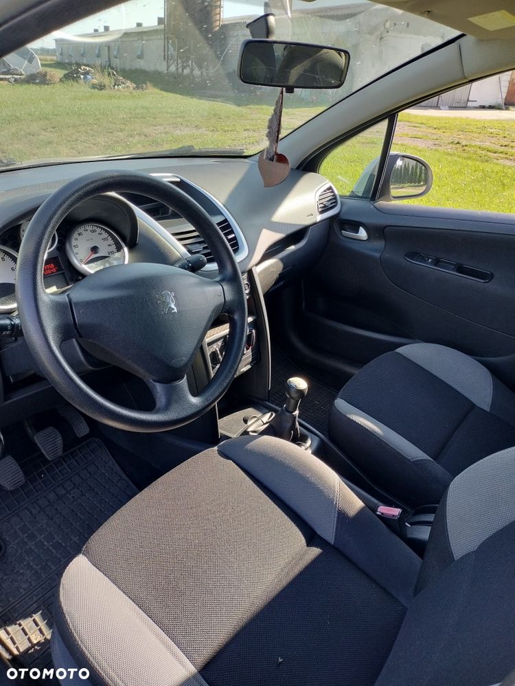 Peugeot 207 - 3
