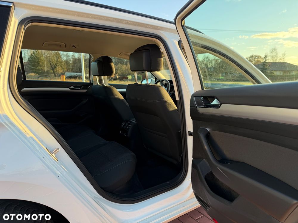 Volkswagen Passat Variant - 8