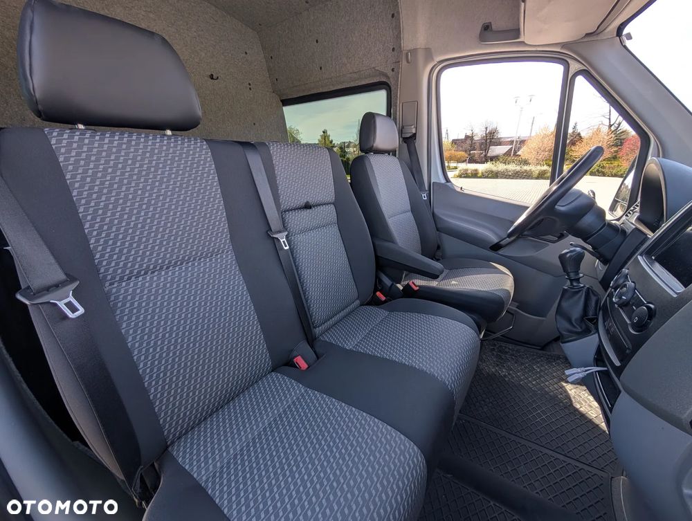 Mercedes-Benz Sprinter - 8