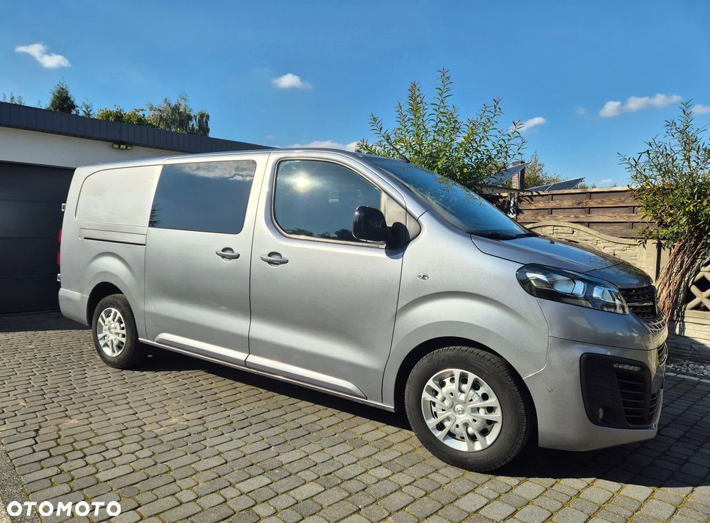 Opel VIVARO 6 OSOBOWY 2.0 LONG SALON PL BEZWYPADKOWY KLIMATYZACJA SERWIS ASO PO SERWISIE FV23% BRYGADOWY BRYGADÓWKA DOKA TRAFIC - 2