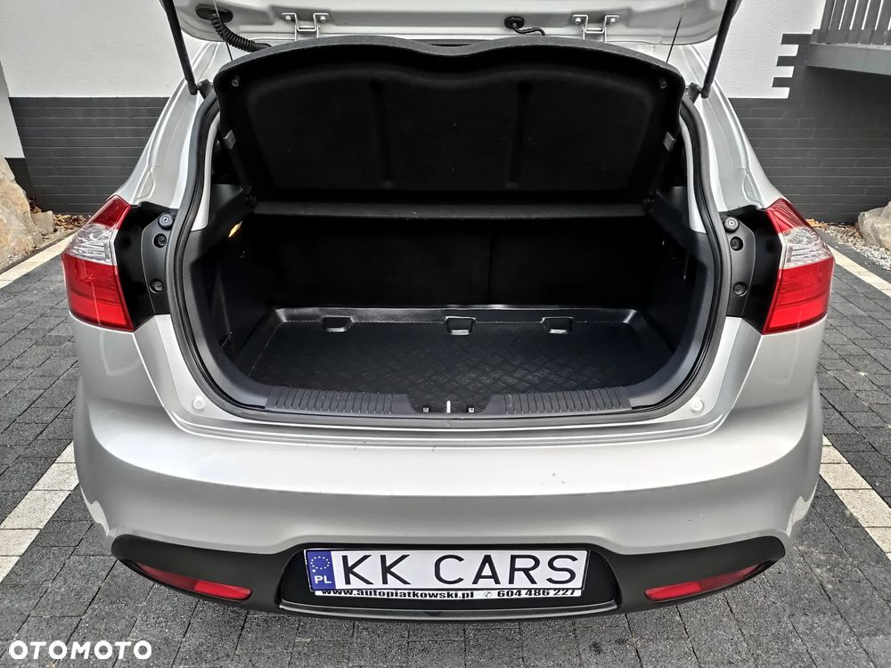 Kia Rio - 12