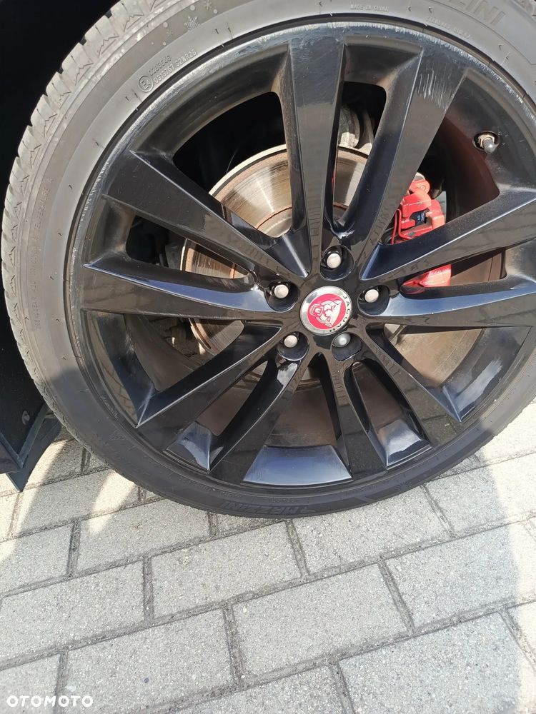 Jaguar XE 2.0 D AWD R-Sport - 12