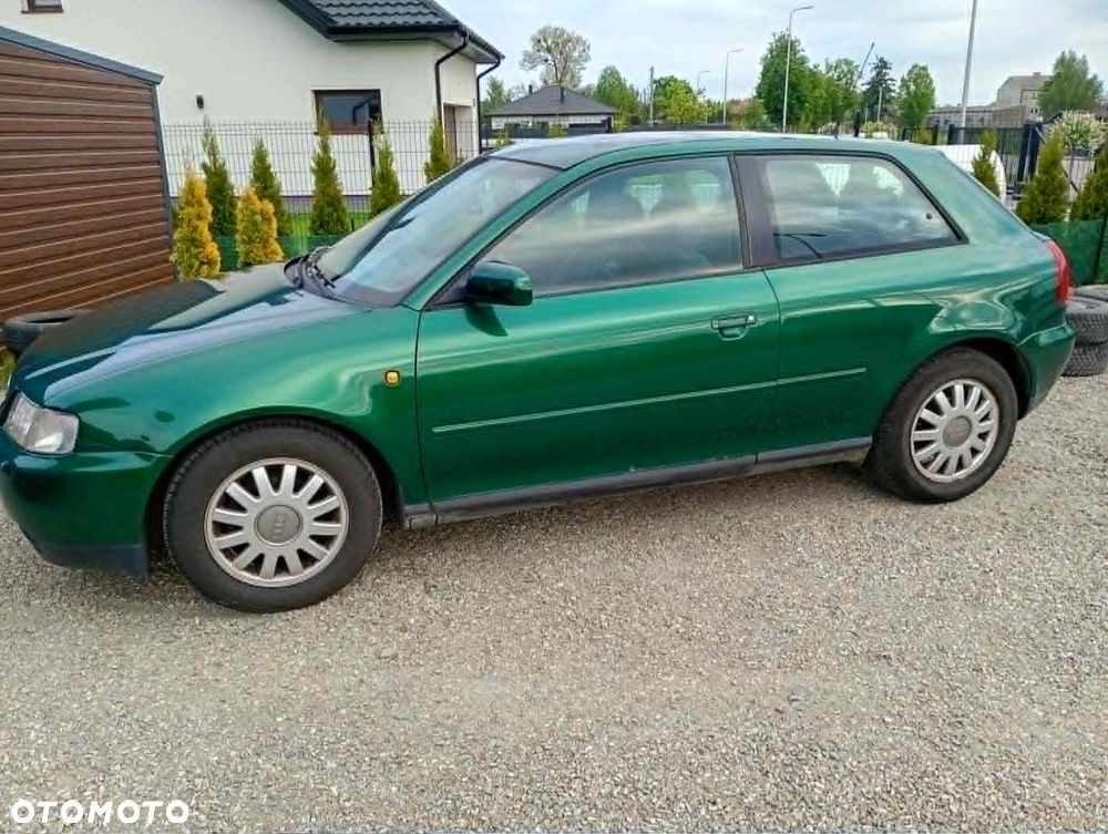 Audi A3 3-drzwiowe 1.6 Ambition - 3