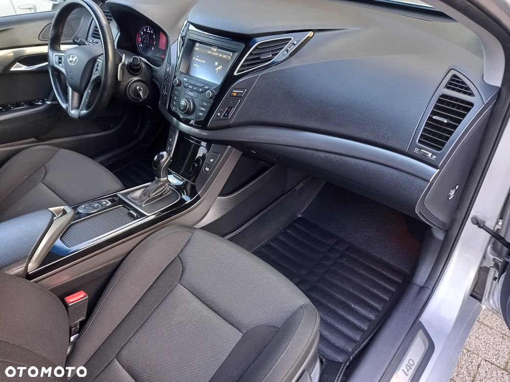 Hyundai i40 Kombi 2.0 Automatik Premium - 40