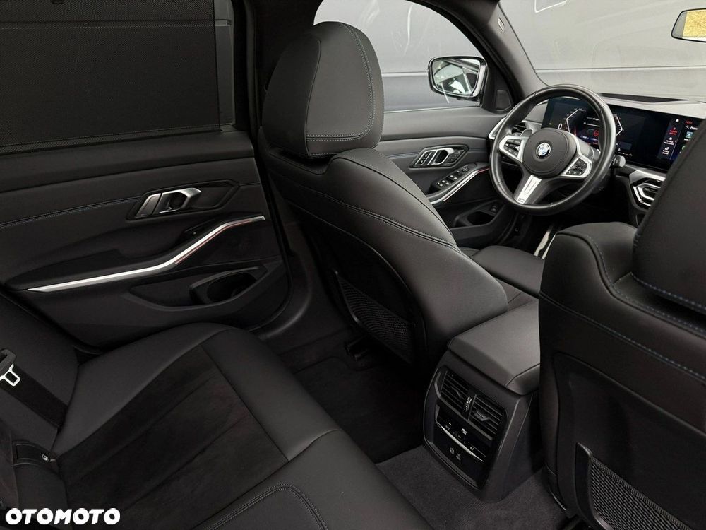 BMW Seria 3 330i xDrive M Sport sport - 24