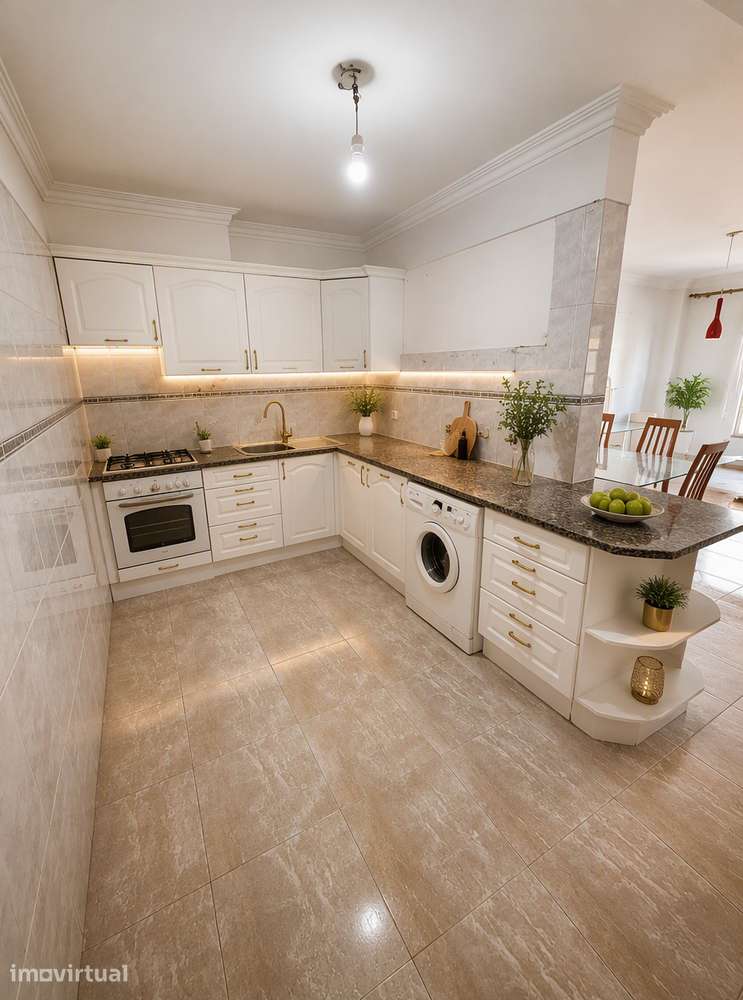 Apartamento T2 com Excelentes Áreas | Tapada das Mercês - Grande imagem: 3/25