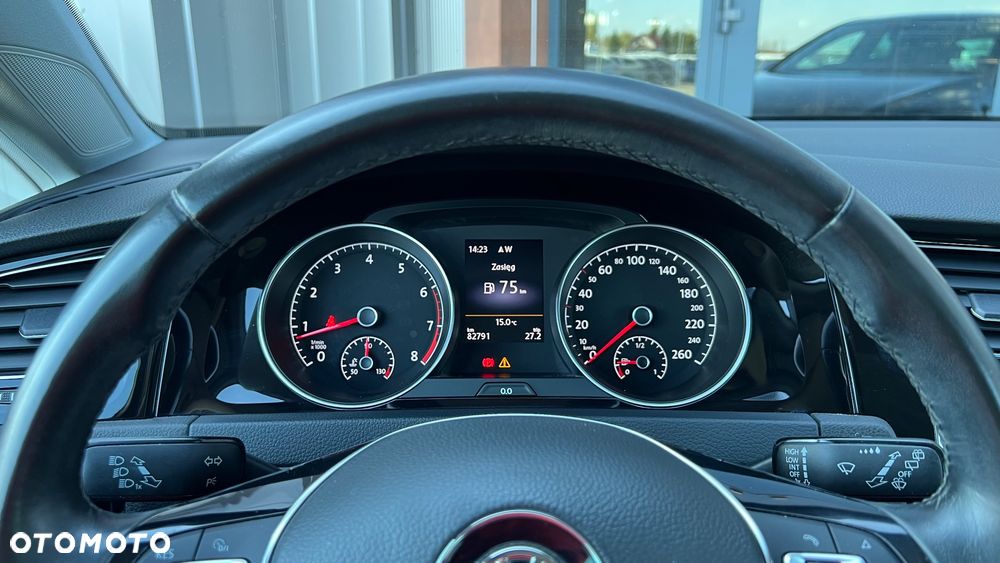 Volkswagen Golf 1.4 TSI BMT Highline - 9