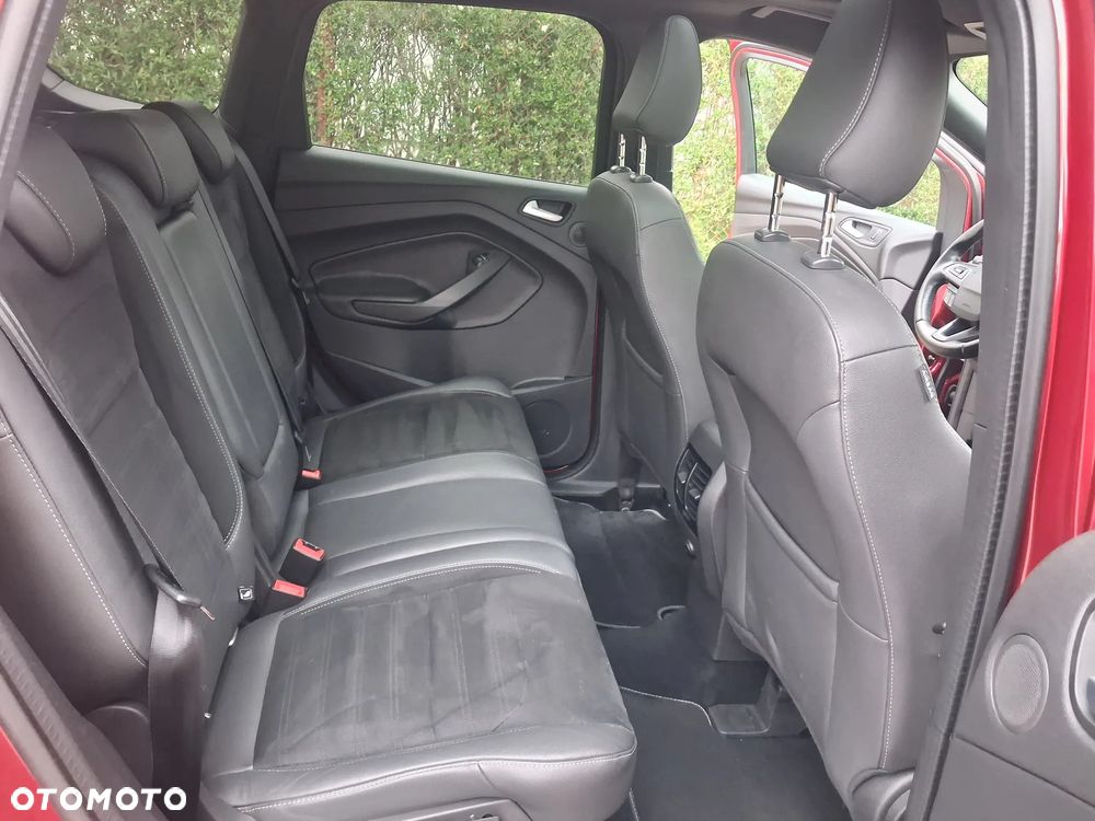 Ford Kuga 1.5 TDCi 2x4 ST-Line - 19
