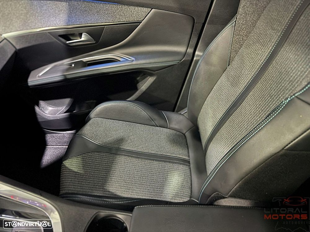 Peugeot 3008 1.2 PureTech Allure Pack EAT8 - 23