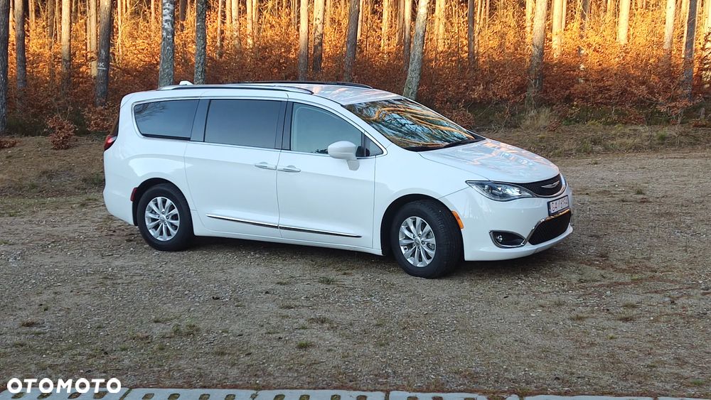 Chrysler Pacifica - 7