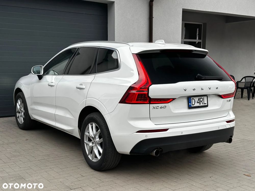 Volvo XC 60 T5 AWD Geartronic Momentum Pro - 4