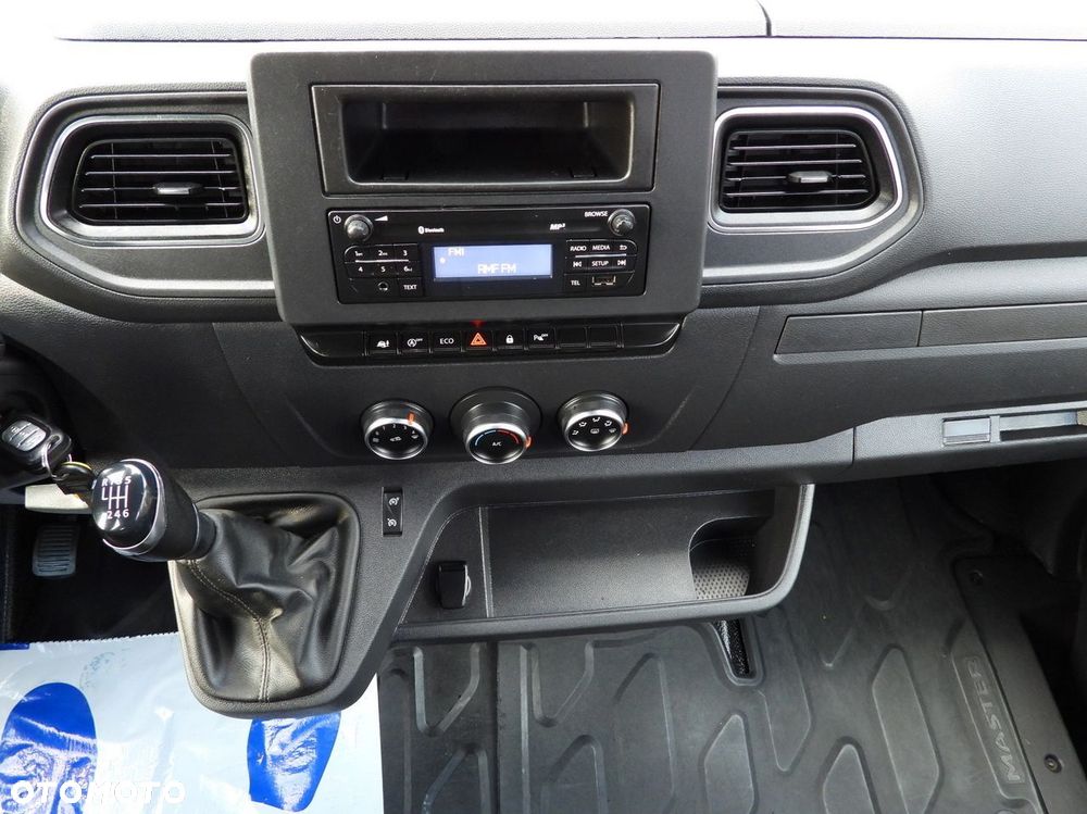 Renault MASTER FURGON BRYGADÓWKA 7 MIEJSC TEMPOMAT LEDY KLIMATYZACJA  145KM - 28