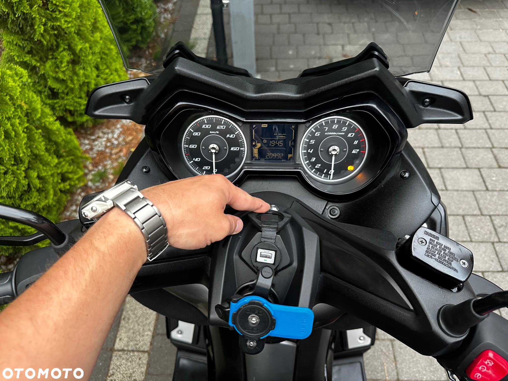 Yamaha X-max - 11