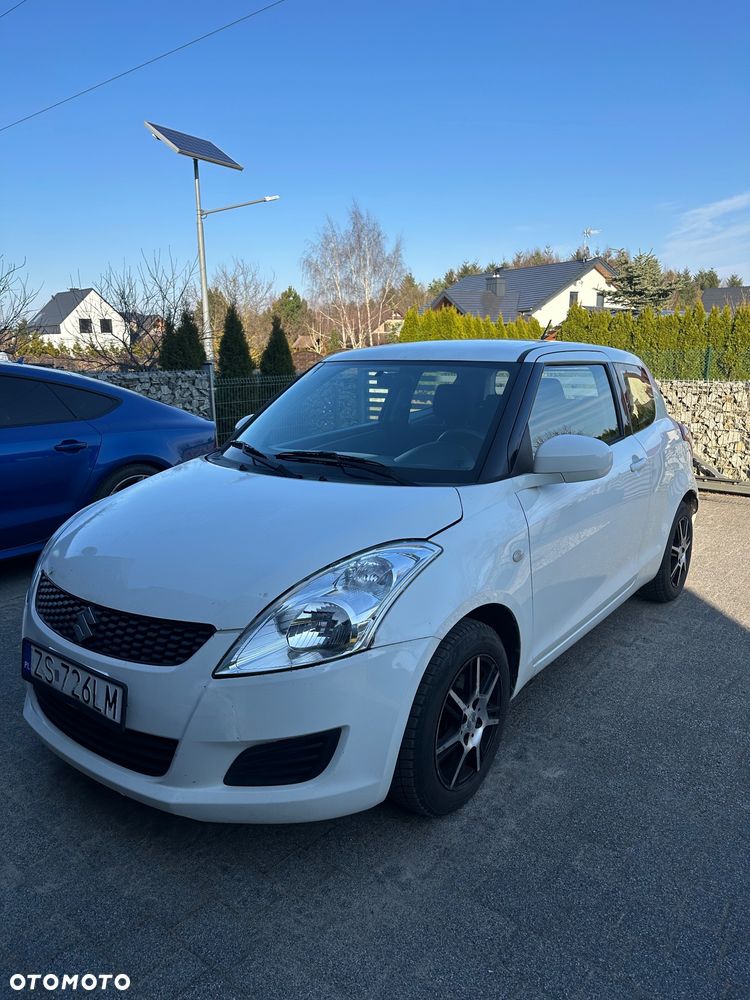 Suzuki Swift - 1