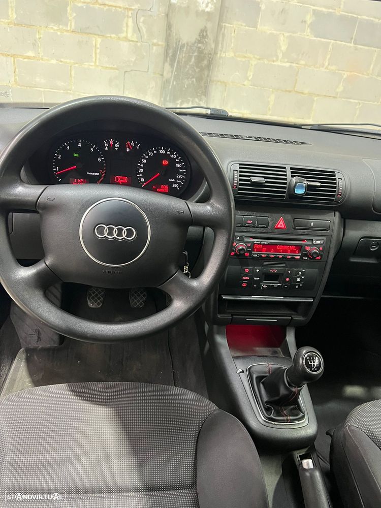 Audi A3 1.6 Ambiente - 8