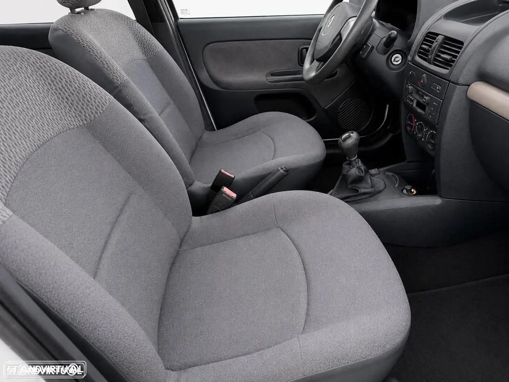 Renault Clio 1.2 Expression - 11