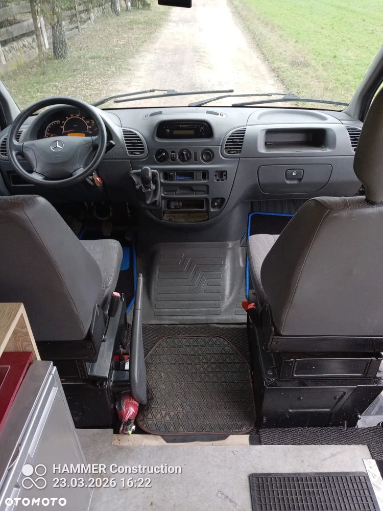 Mercedes-Benz Sprinter - 22