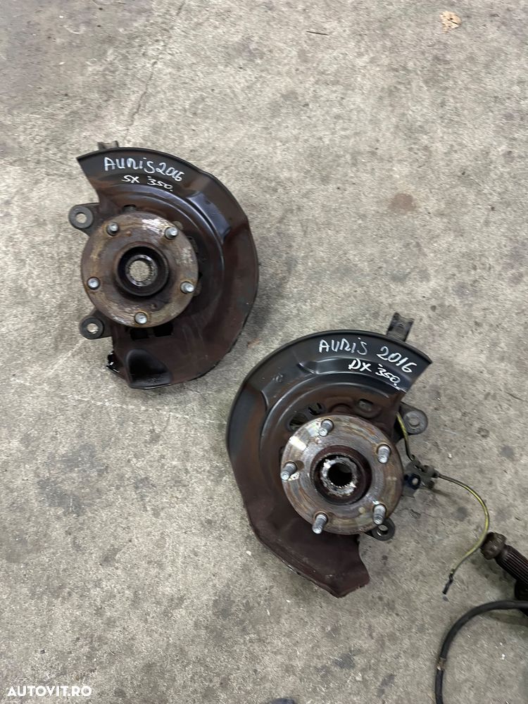 Fuzete fata Toyota auris 1.8 Hibrid 2013-2018 - 1