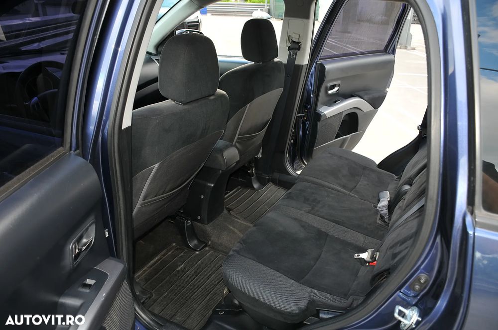 Mitsubishi Outlander - 13