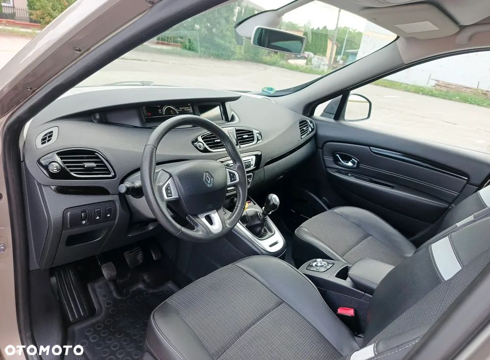 Renault Scenic Energy dCi 130 Euro 6 S&S Xmod Bose Edition - 17