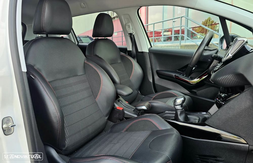 Peugeot 2008 PureTech 110 Stop&Start GT-Line Edition - 24