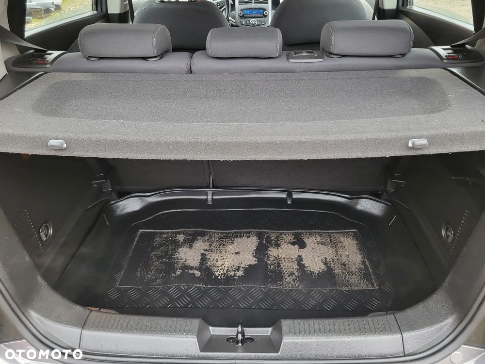 Chevrolet Aveo 1.6 LTZ S/S - 17