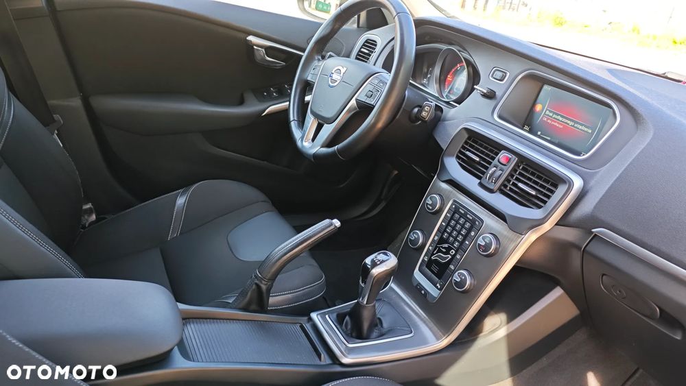 Volvo V40 D2 - 18