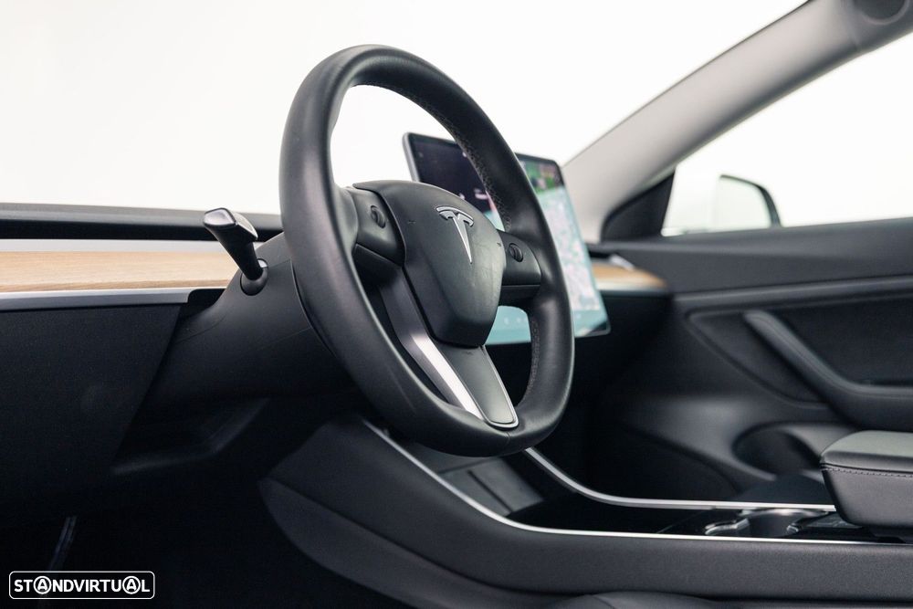 Tesla Model 3 Standard RWD Plus - 24