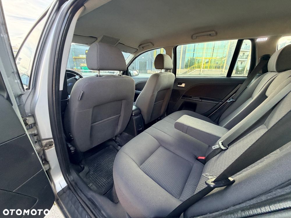 Ford Mondeo 2.0 Trend - 13