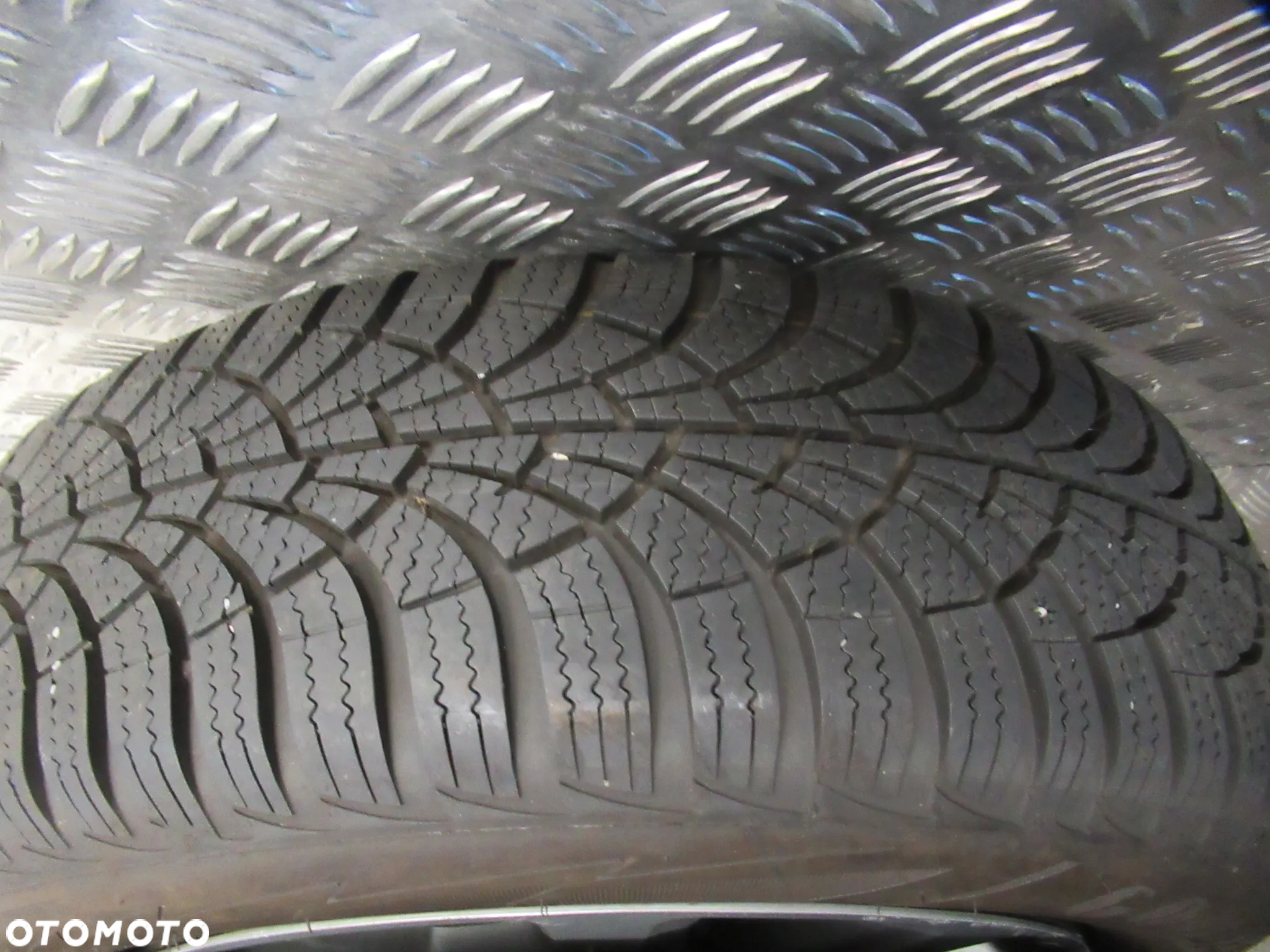 Koła Opel Corsa D E Adam Meriva 6Jx15 et39 4x100 zima 7,5mm CZUJNIKI - 9