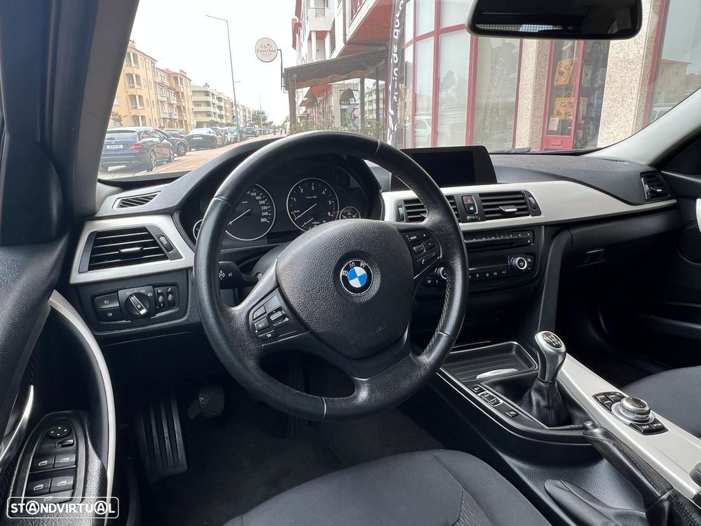 BMW 318 d Dynamic - 3