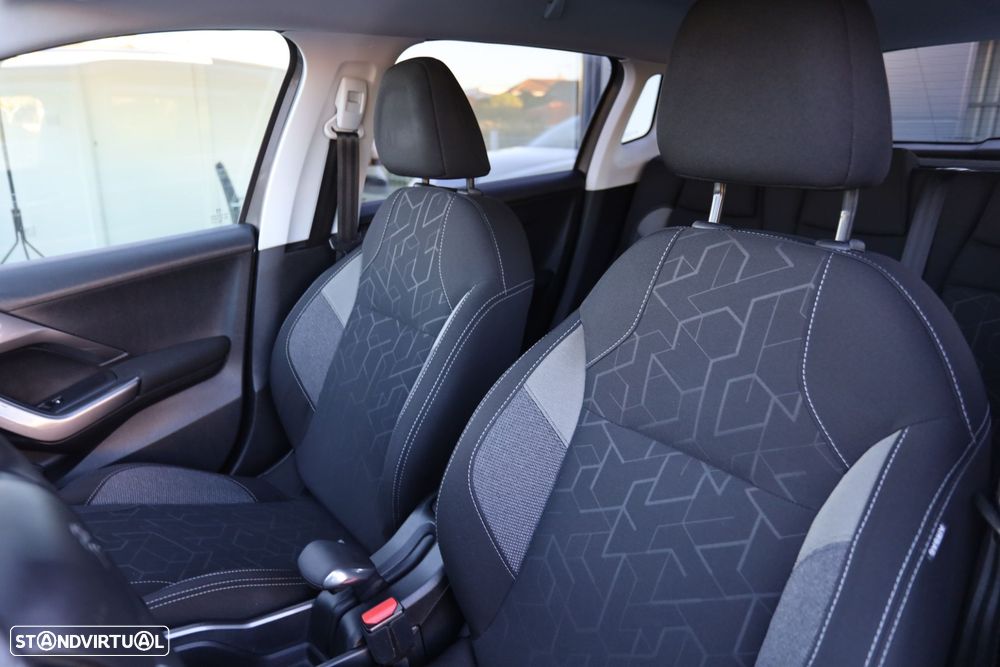 Peugeot 2008 1.6 BlueHDi Style - 8