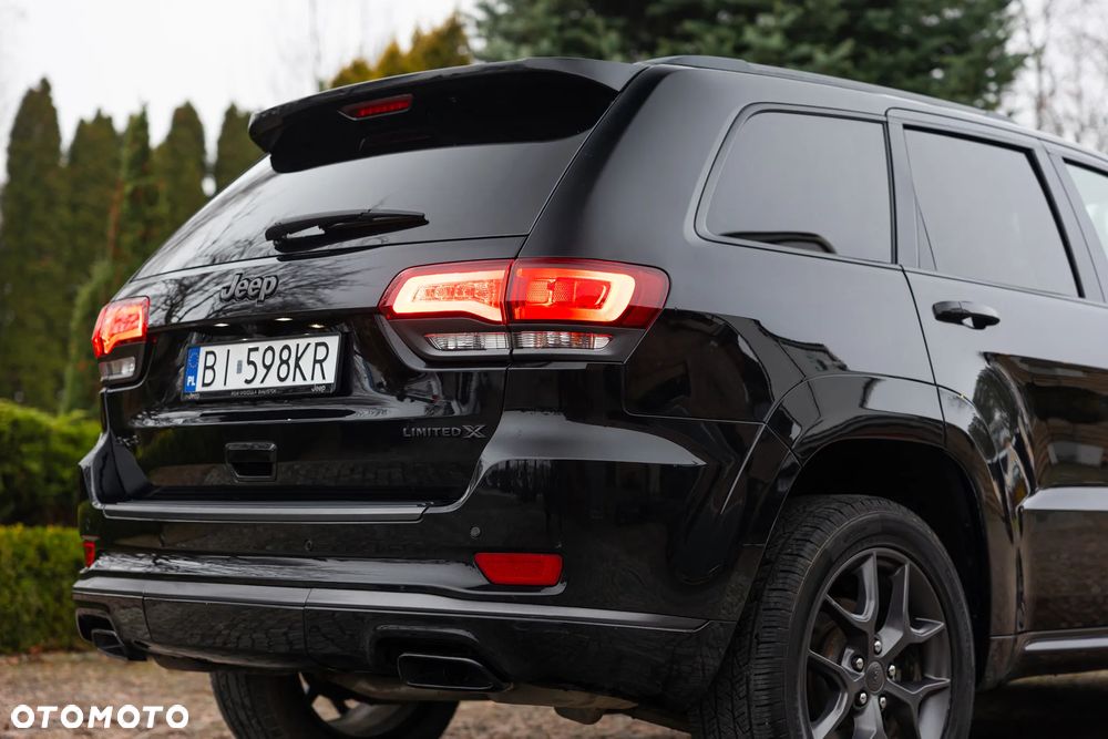 Jeep Grand Cherokee - 12