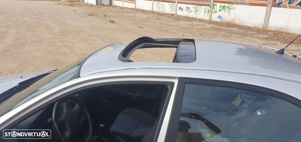 Mitsubishi Carisma HB 1.6 Avance - 2