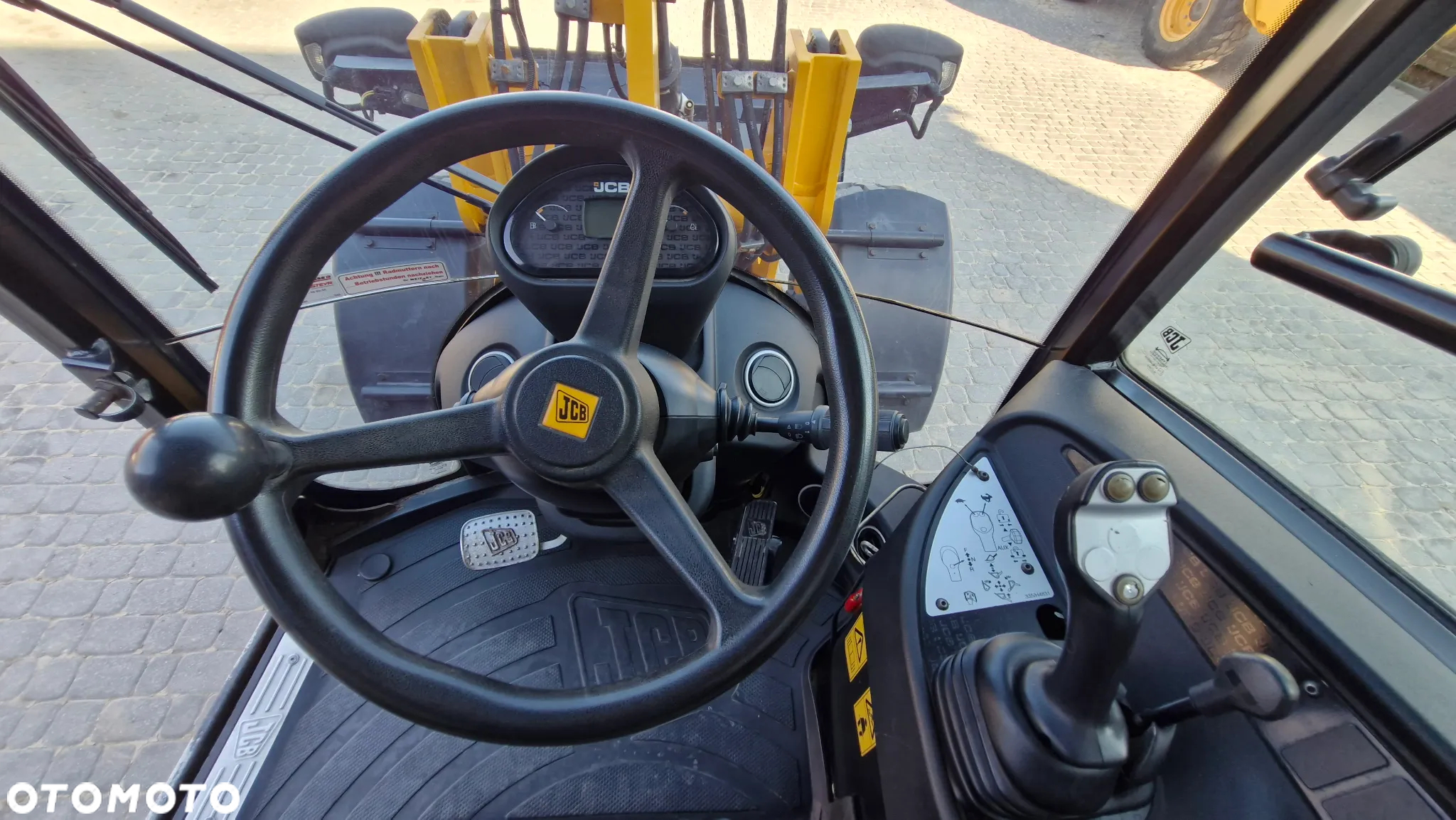 JCB 407 - 12