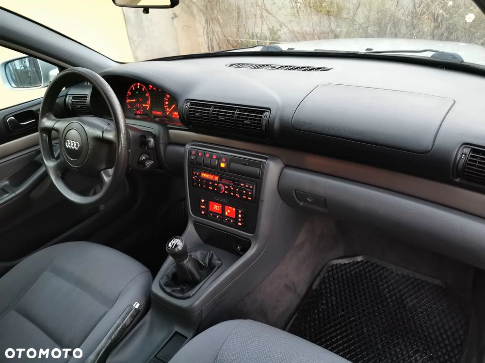 Audi A4 Limousine - 22