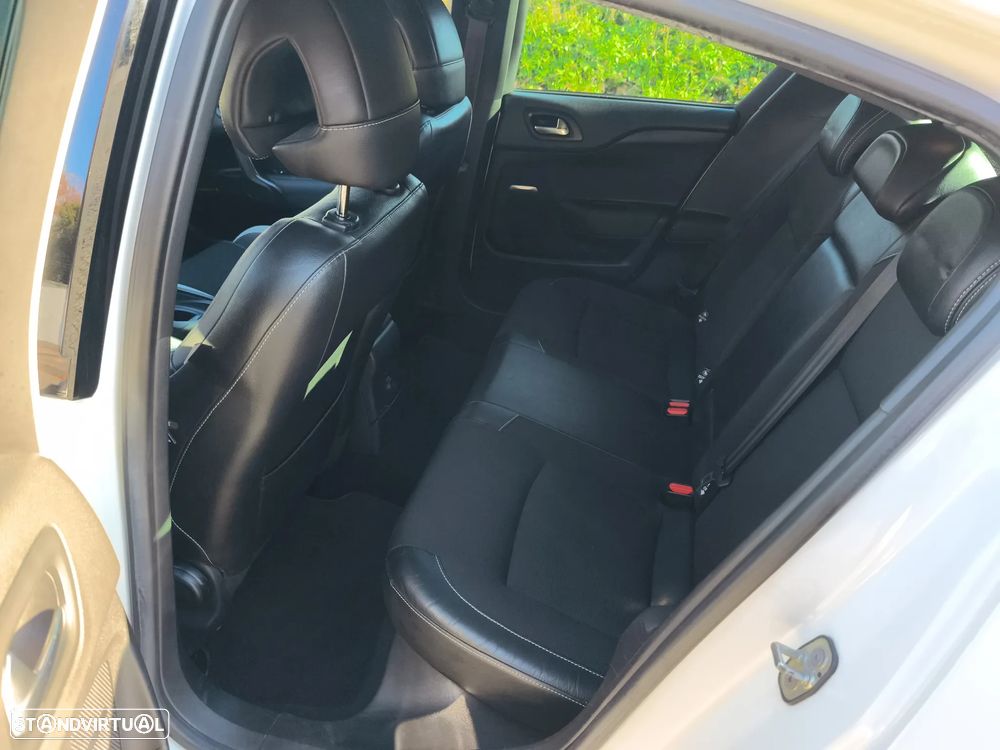 Citroën DS4 1.6 HDi So Chic - 21