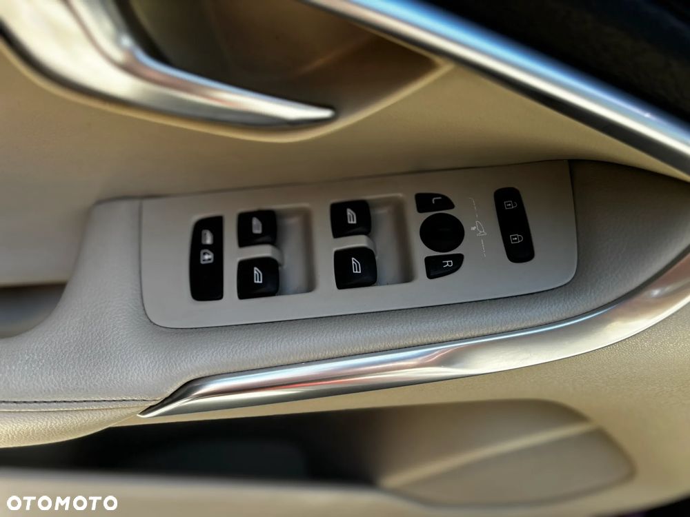 Volvo V40 Cross Country T4 Drive-E Momentum - 20