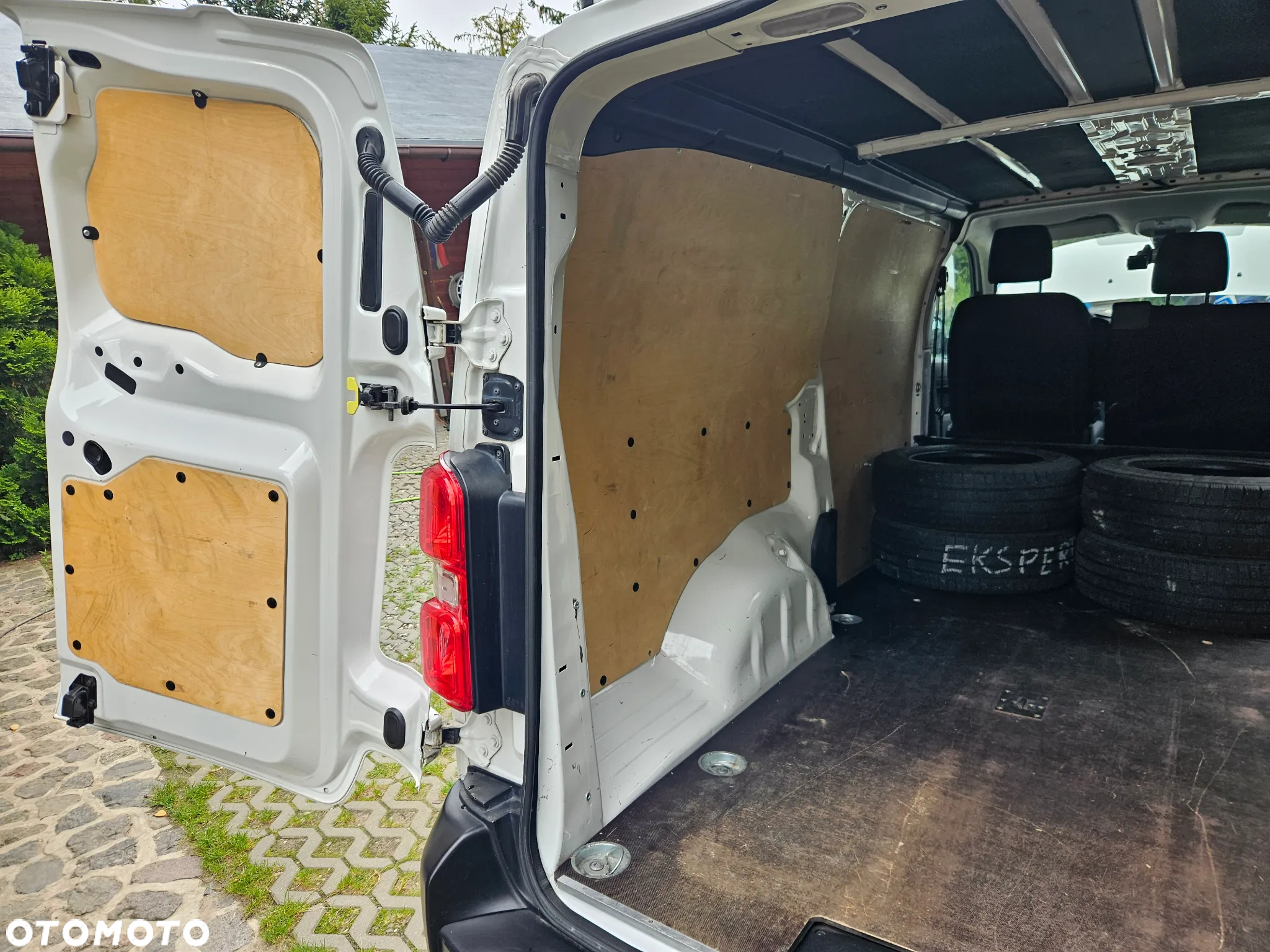 Peugeot EXPERT - 12