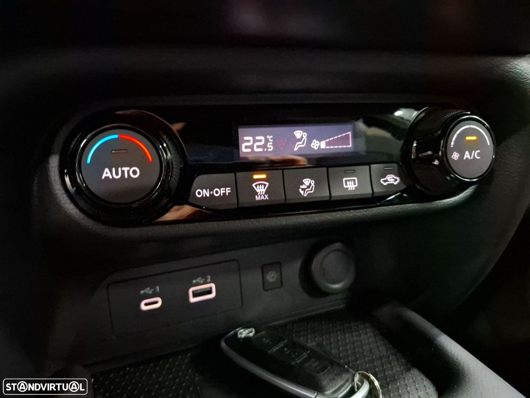 Nissan Juke 1.6 Hybrid N-Connecta Two Tone - 19