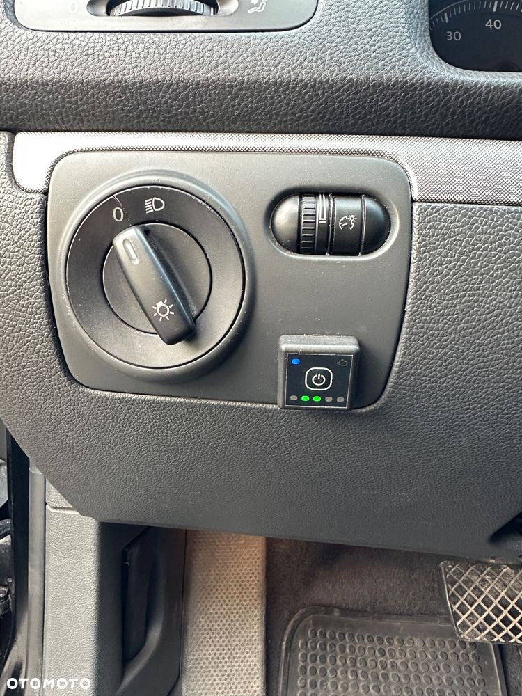 Volkswagen Jetta - 4